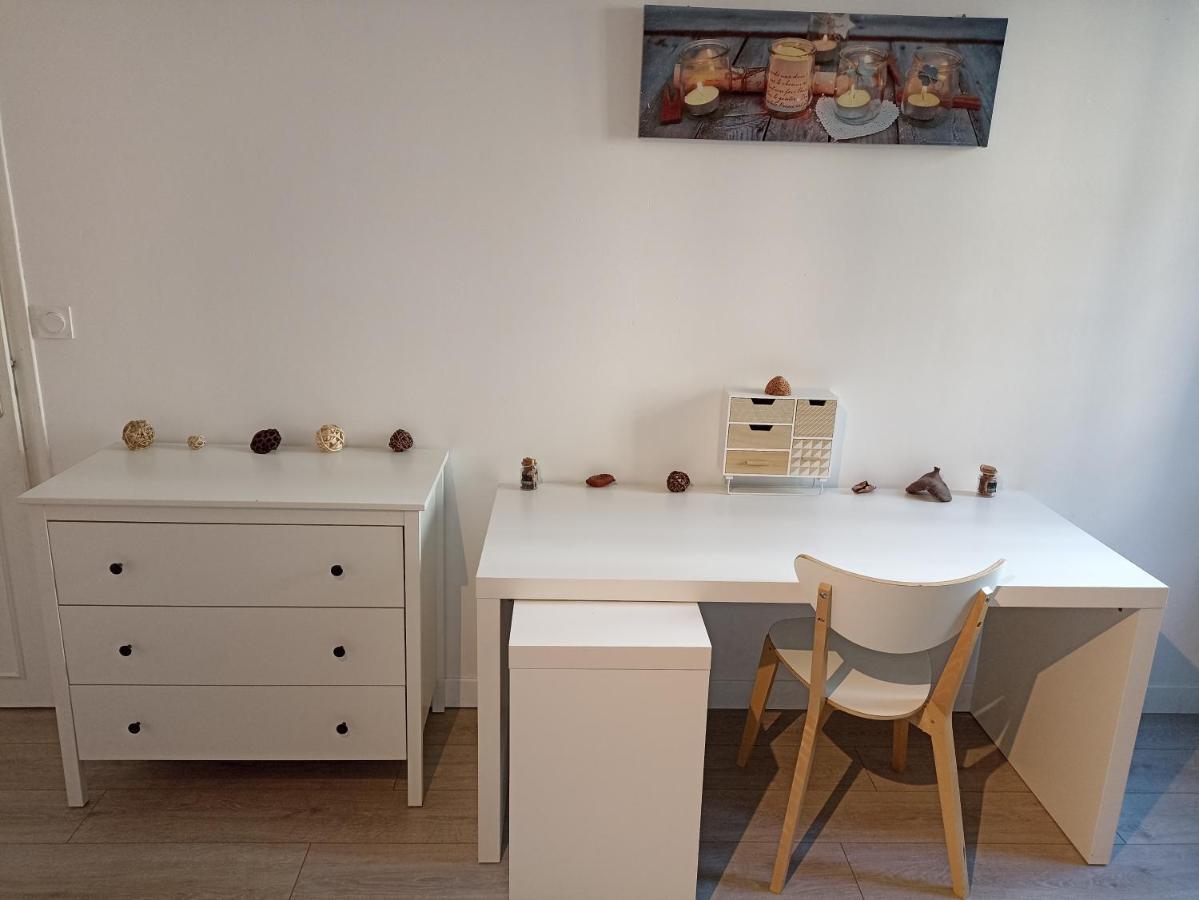 Charmant Appartement Plein Centre Auray Exterior photo