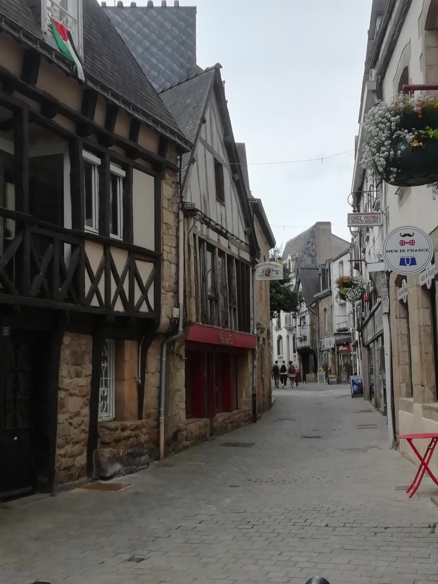 Charmant Appartement Plein Centre Auray Exterior photo